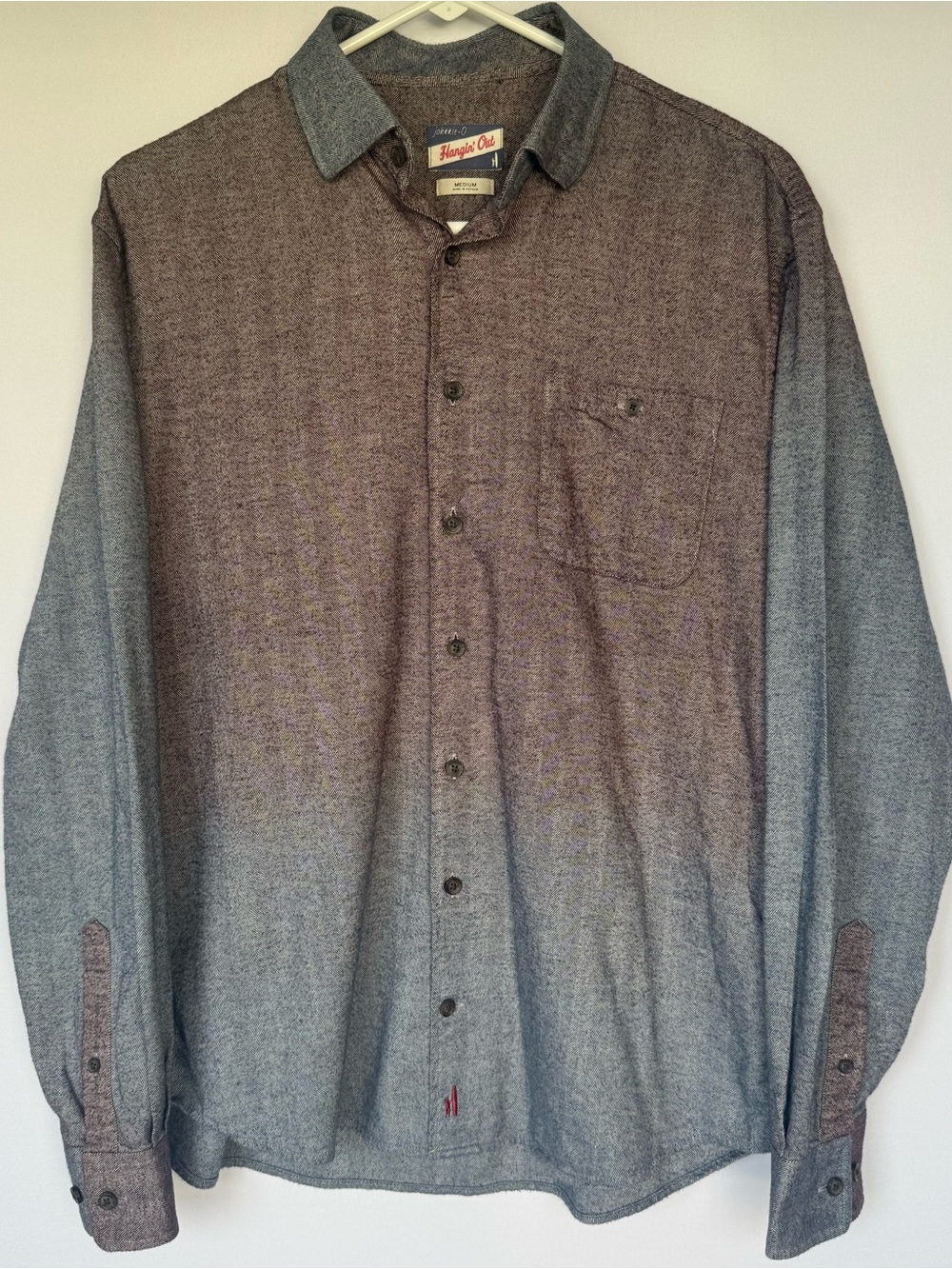 JOHNNIE O HANGIN' ON Heathered Button-Up Shirt in Malibu Red and Blue Fade Coton